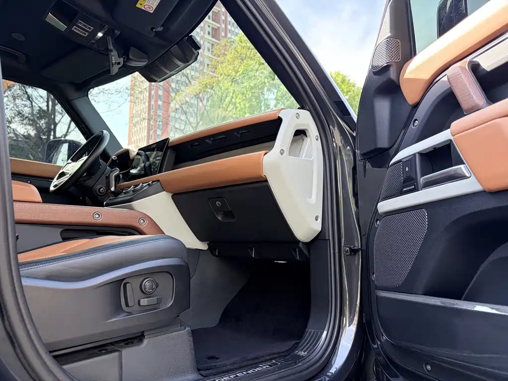 Land Rover Defender — миниатюра 23