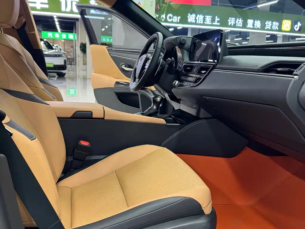 Lexus ES — миниатюра 16