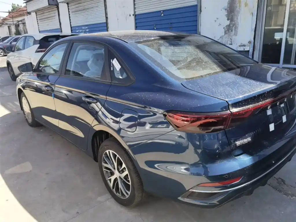 Geely Emgrand 2026 400 1.5L CVT