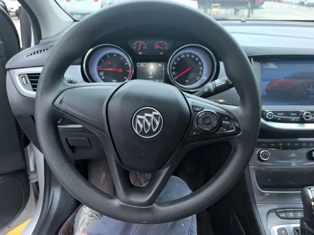 Buick Verano — миниатюра 11