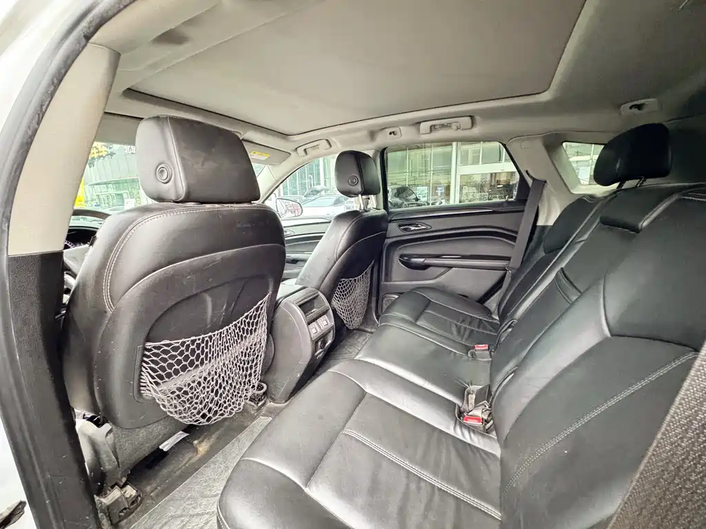 Cadillac SRX — миниатюра 6
