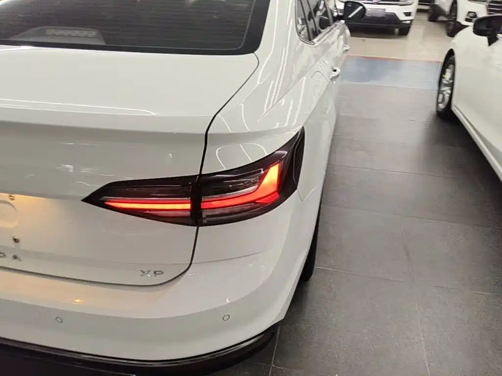 Volkswagen Lavida — миниатюра 8