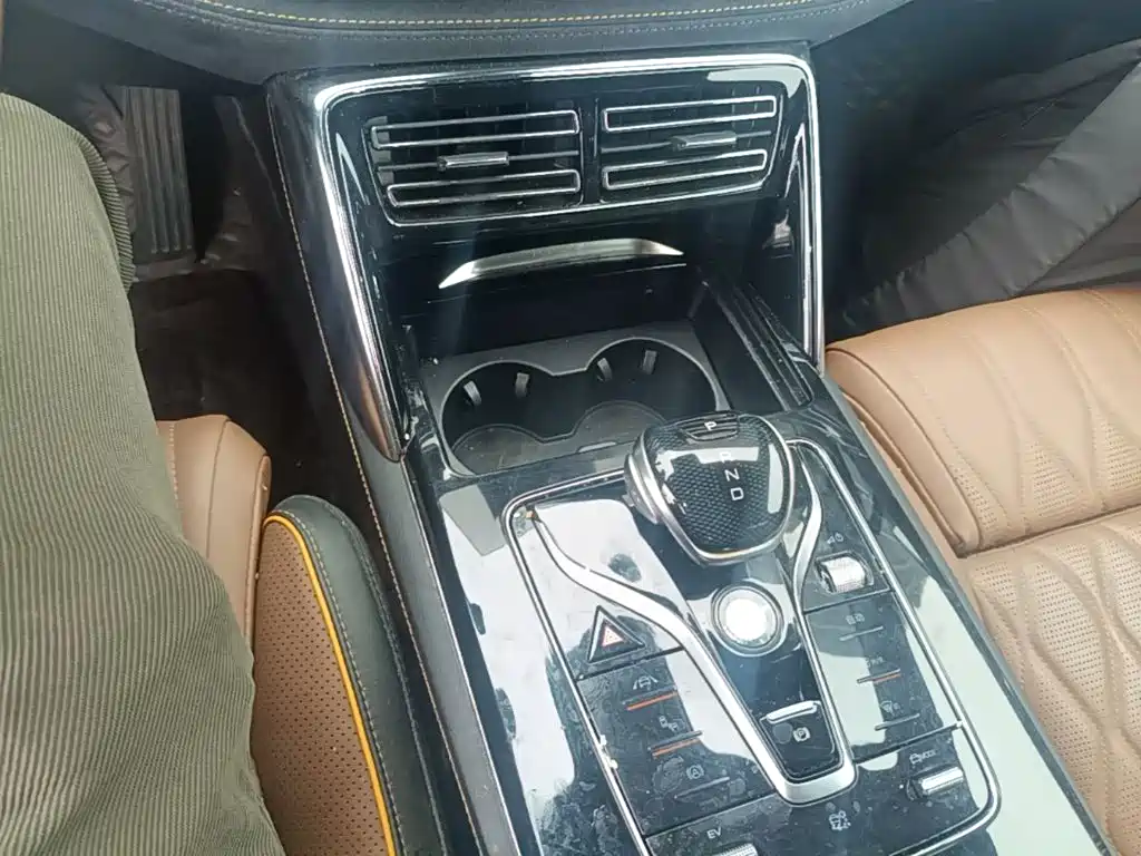 BYD Tang New Energy — миниатюра 14