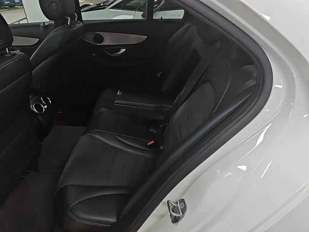 Mercedes-Benz C-Class — миниатюра 17
