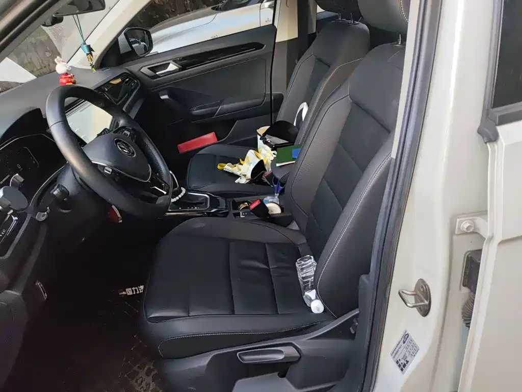 Volkswagen T-Roc — миниатюра 12