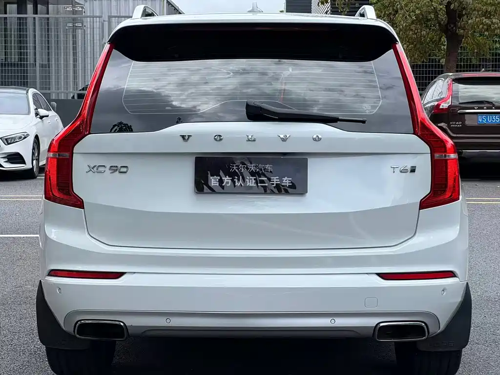 Volvo XC90 2018 T6 7 мест