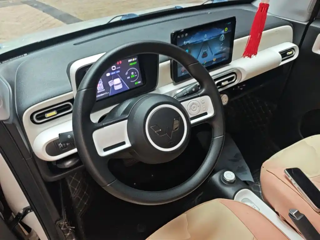 Wuling MINIEV — миниатюра 11