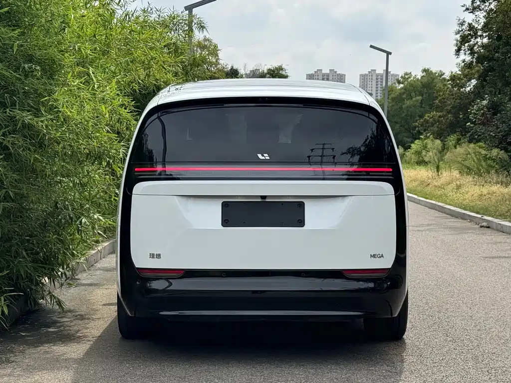 Li Auto Li MEGA — миниатюра 17
