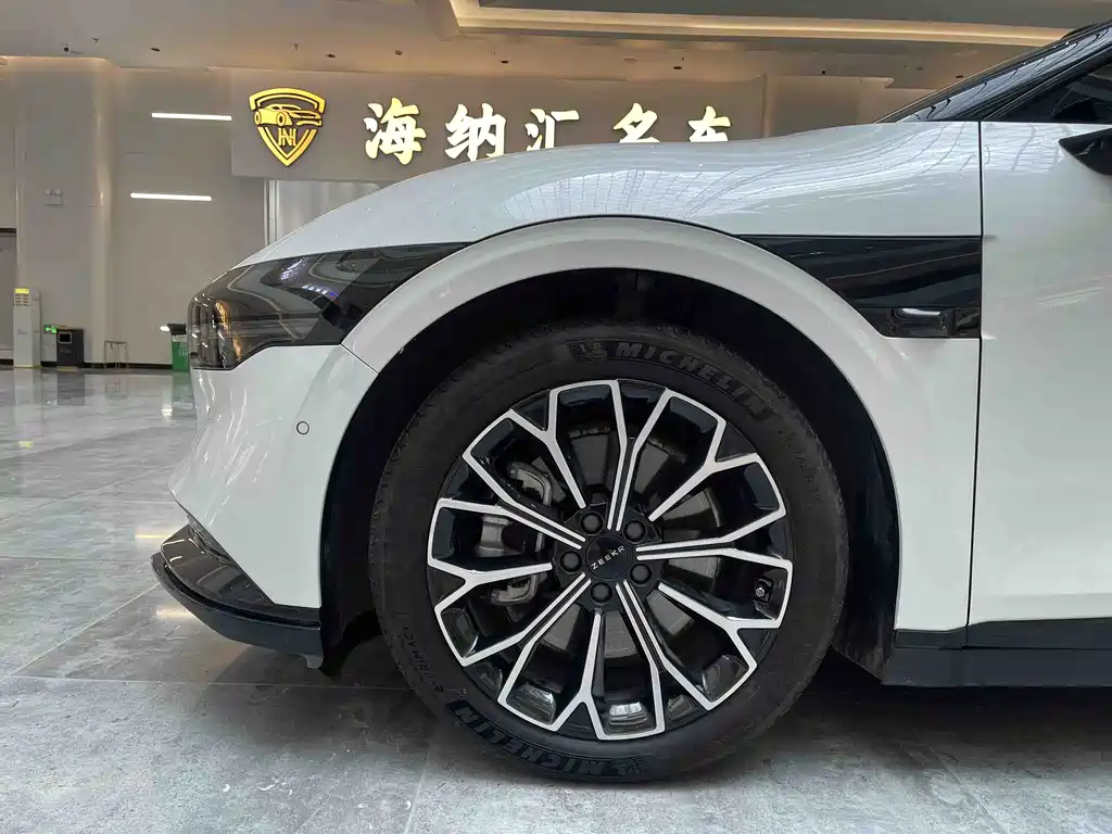 Zeekr 007 2024 Smart Drive 75kWh