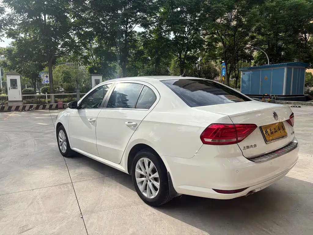 Volkswagen Lavida — миниатюра 5