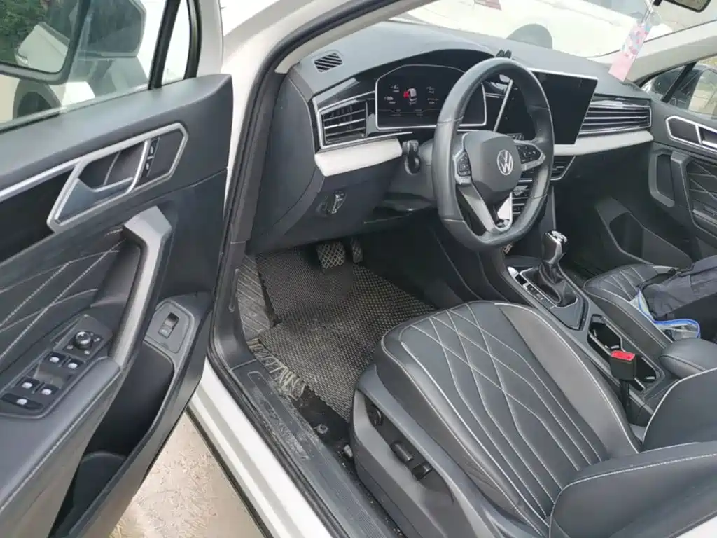 Volkswagen Tiguan L — миниатюра 16