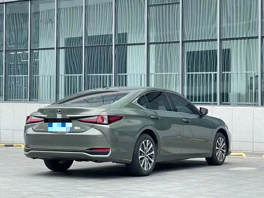 Lexus ES — миниатюра 3