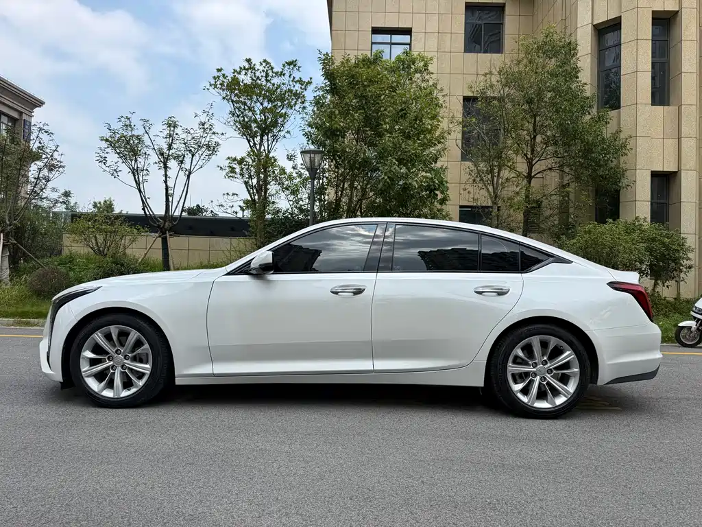 Cadillac CT5 — миниатюра 6