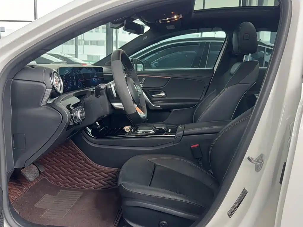 Mercedes-Benz A-Class — миниатюра 10