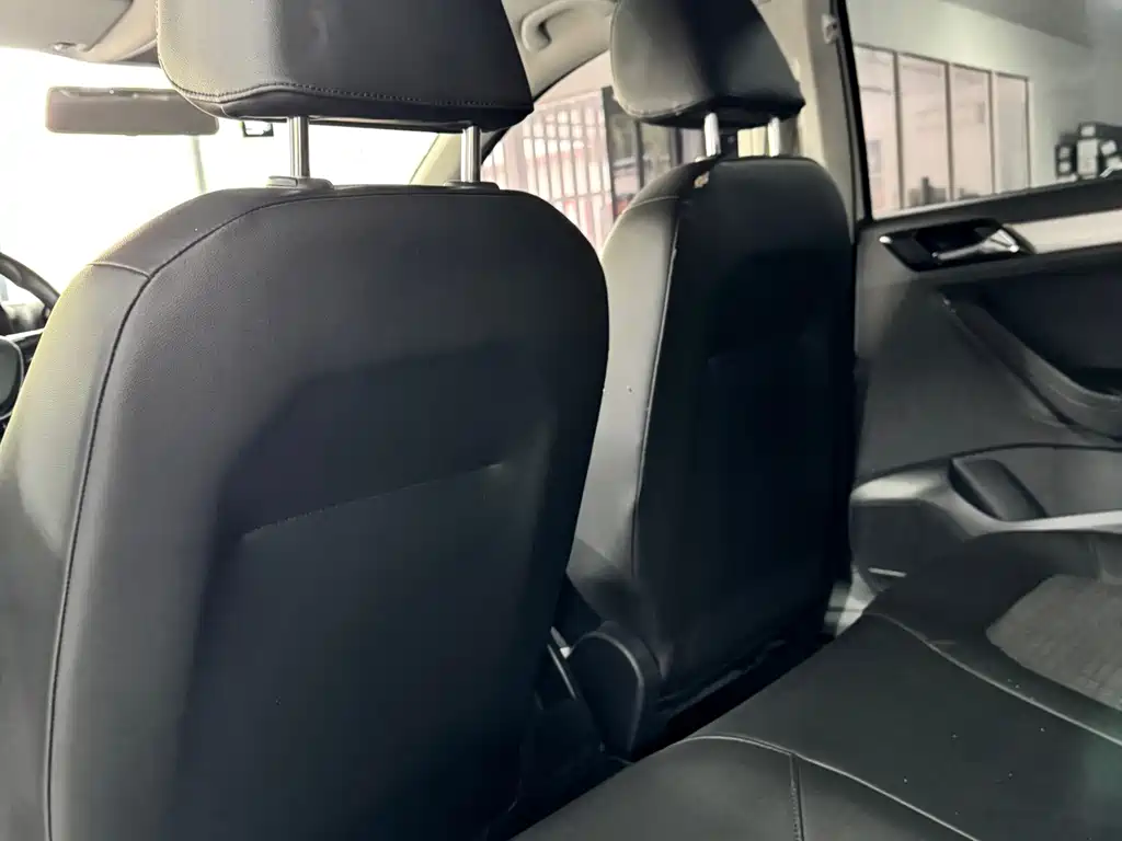 Volkswagen Jetta — миниатюра 8