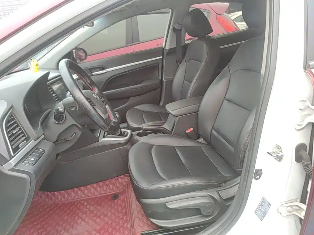 Hyundai Elantra — миниатюра 15