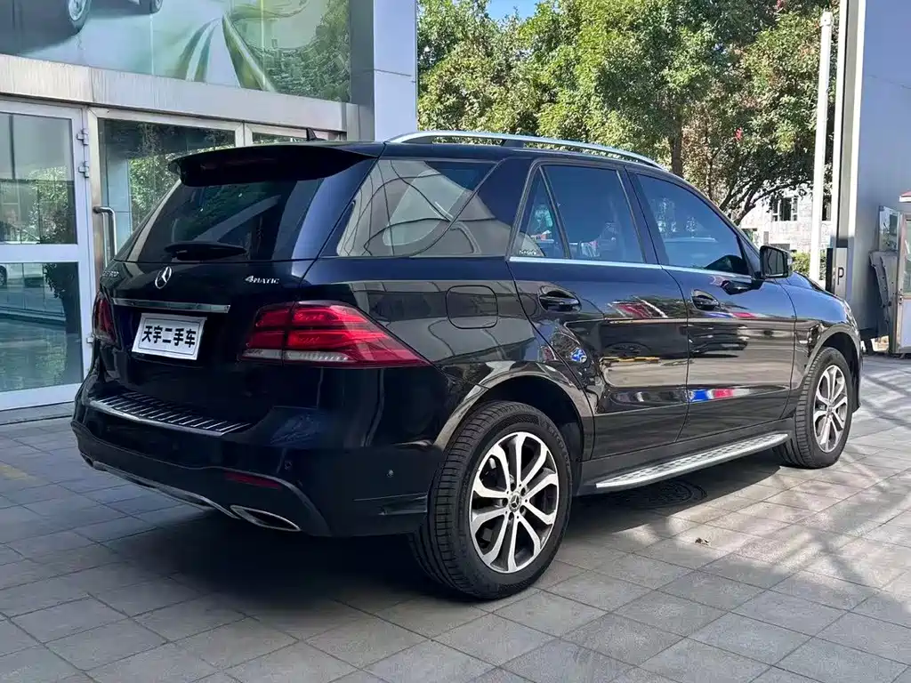 Mercedes-Benz GLE (Import) — миниатюра 9