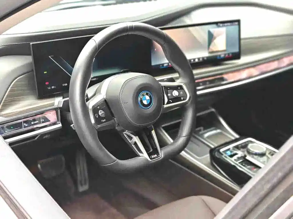 BMW i7 — миниатюра 5