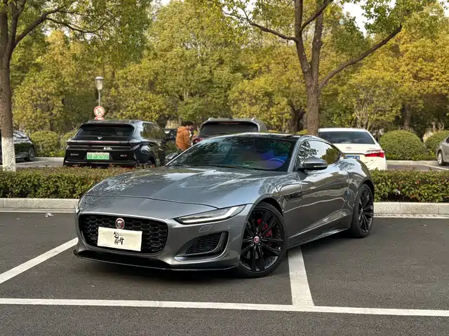 JAGUAR F TYPE