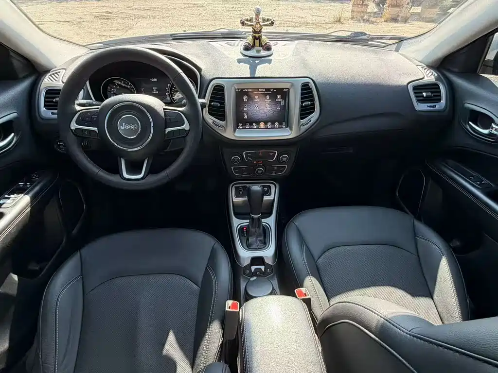 Jeep Compass — миниатюра 8