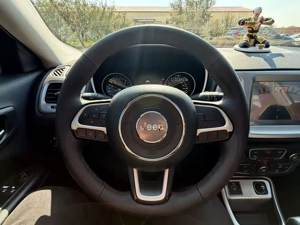 Jeep Compass — миниатюра 5