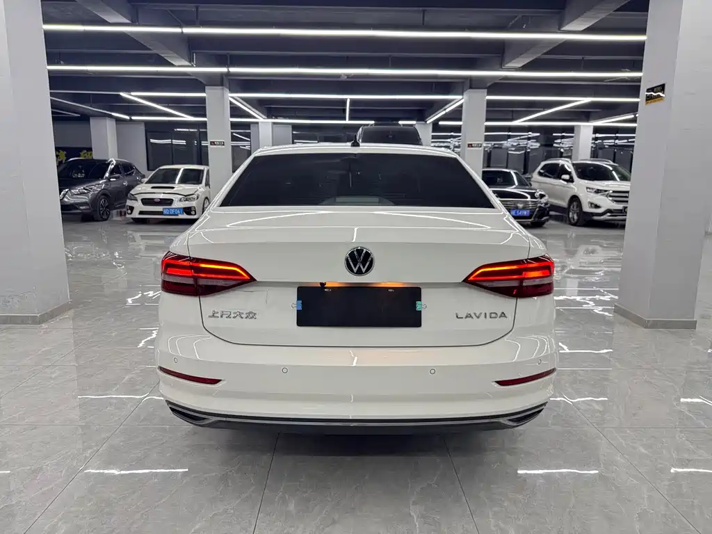 Volkswagen Lavida — миниатюра 4