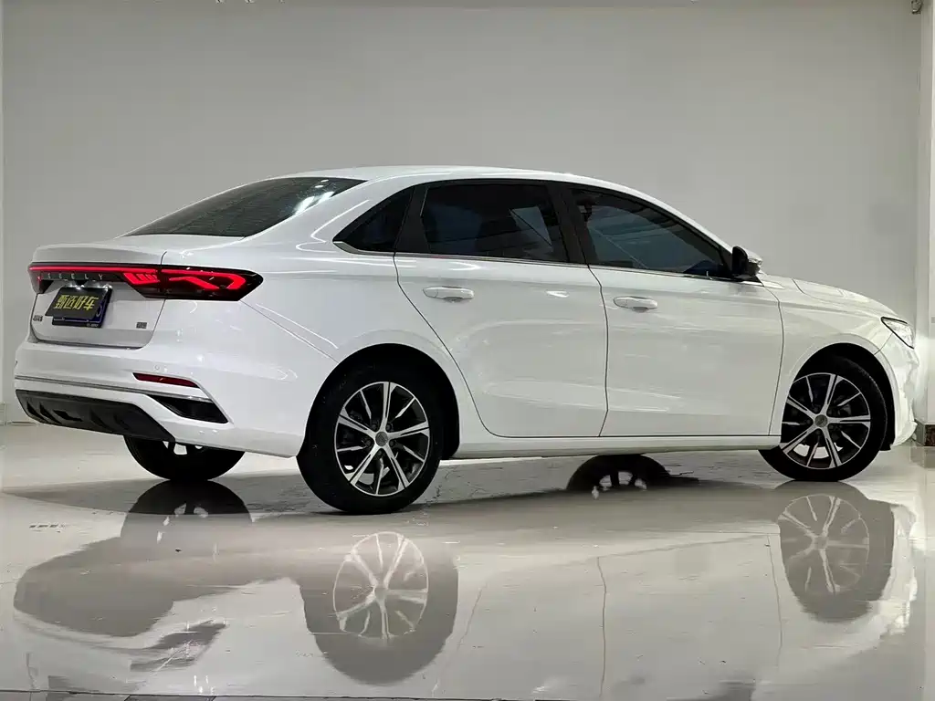 Geely Emgrand — миниатюра 8