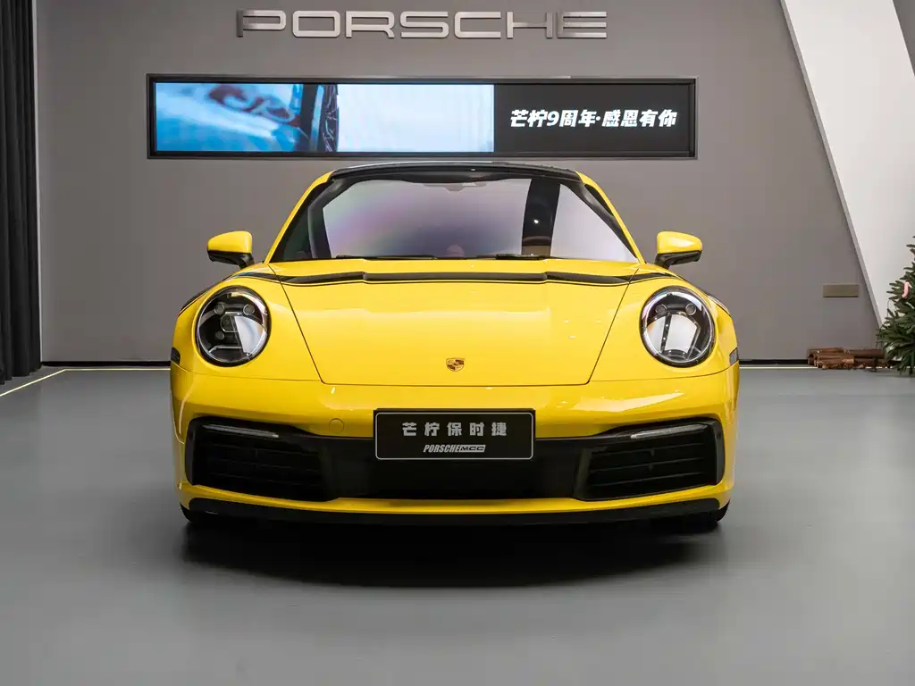 PORSCHE 911