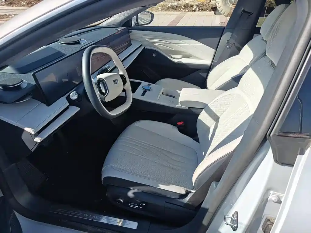 GEELY GALAXY GALAXY E8