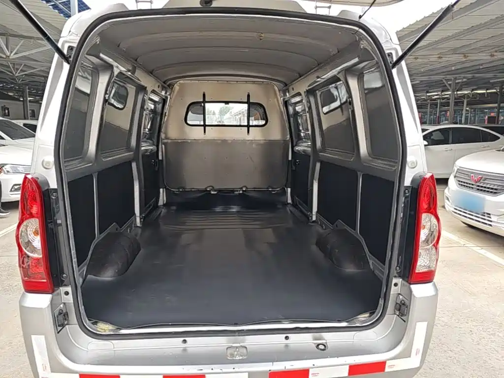 Wuling Rongguang — миниатюра 19