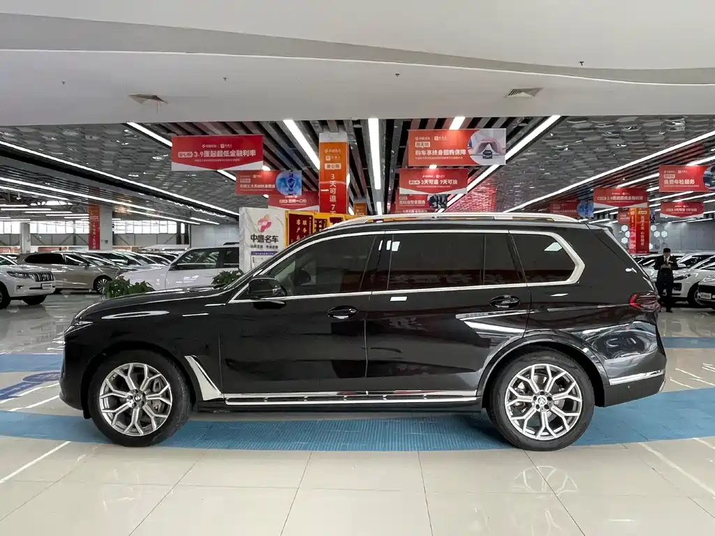 BMW X7 2023 xDrive40i Lead Luxury