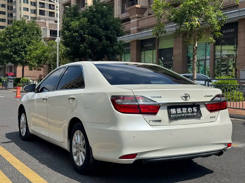 Toyota Camry — миниатюра 8