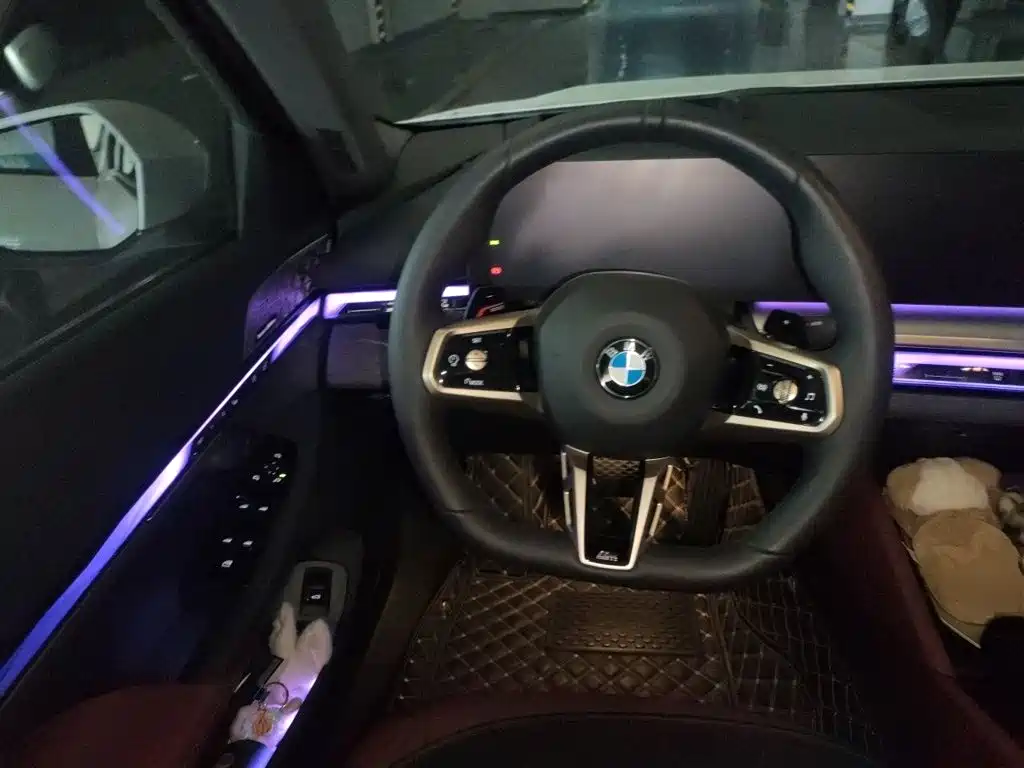 BMW 5 Series — миниатюра 6