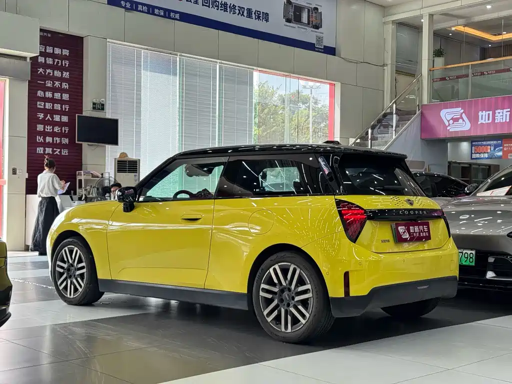MINI MINI COOPER EV — миниатюра 7