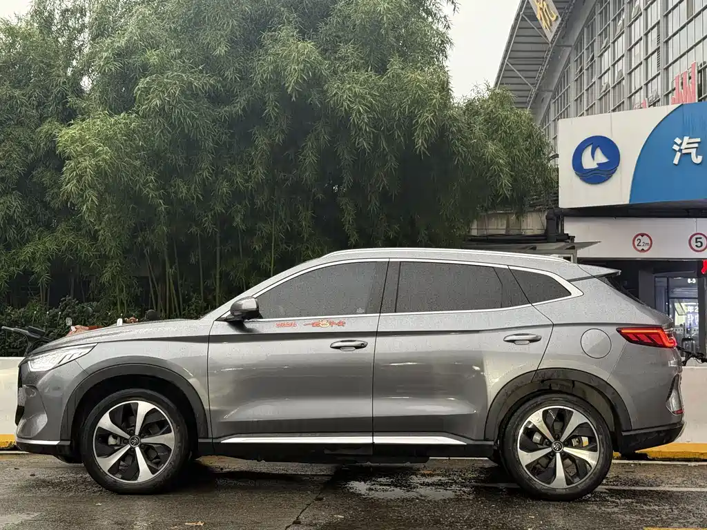 BYD PLUS New Energy — миниатюра 7