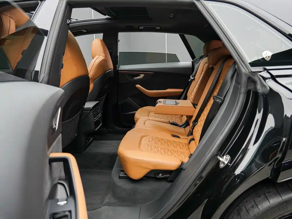 Audi RS Q8 — миниатюра 12