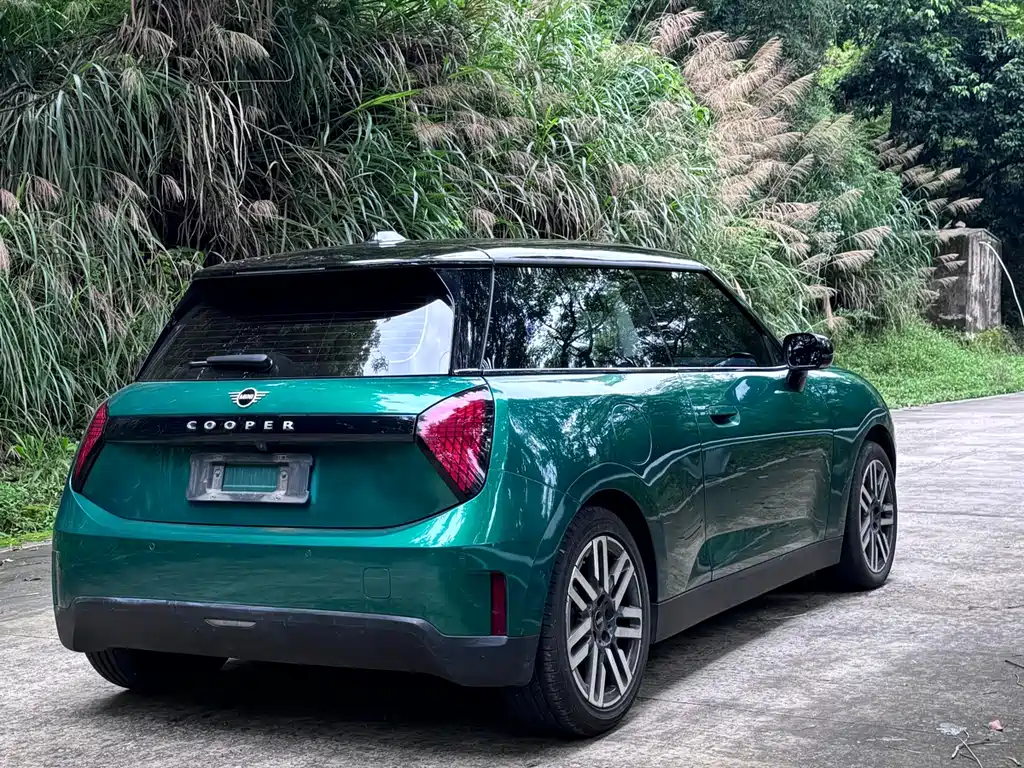 Mini COOPER 2024 456km COOPER E