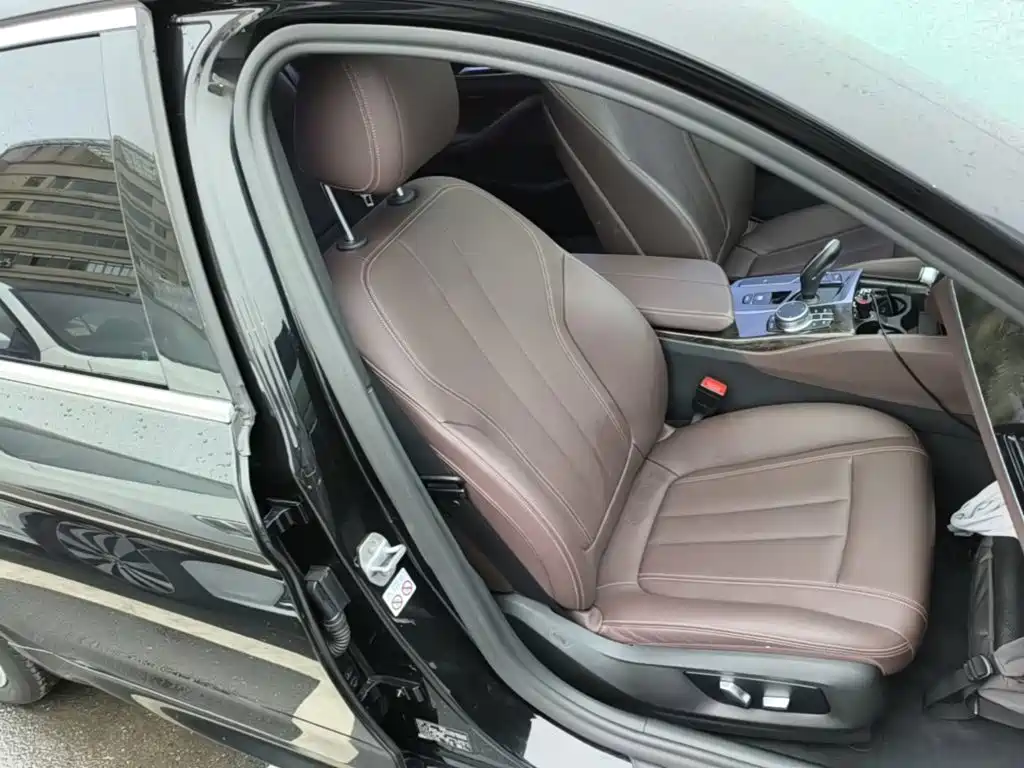 BMW 5 Series — миниатюра 25
