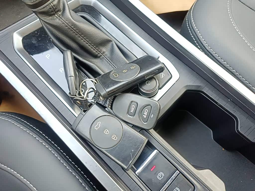 CHERY Tiggo 3x 1.5 л 2021 г. Серебристо-серый, пробег 37800 км