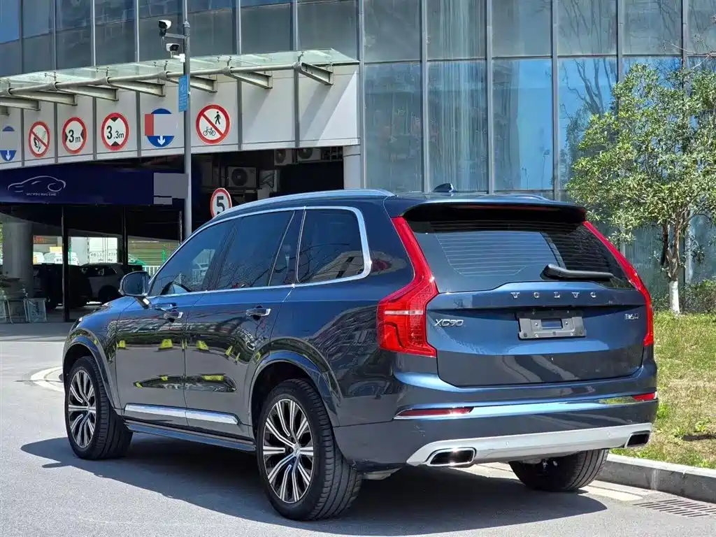 Volvo XC90 2020 T6 Luxury 7 мест
