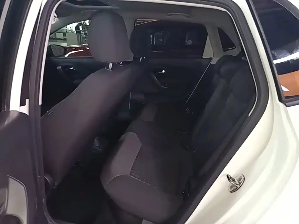 Volkswagen Polo — миниатюра 17
