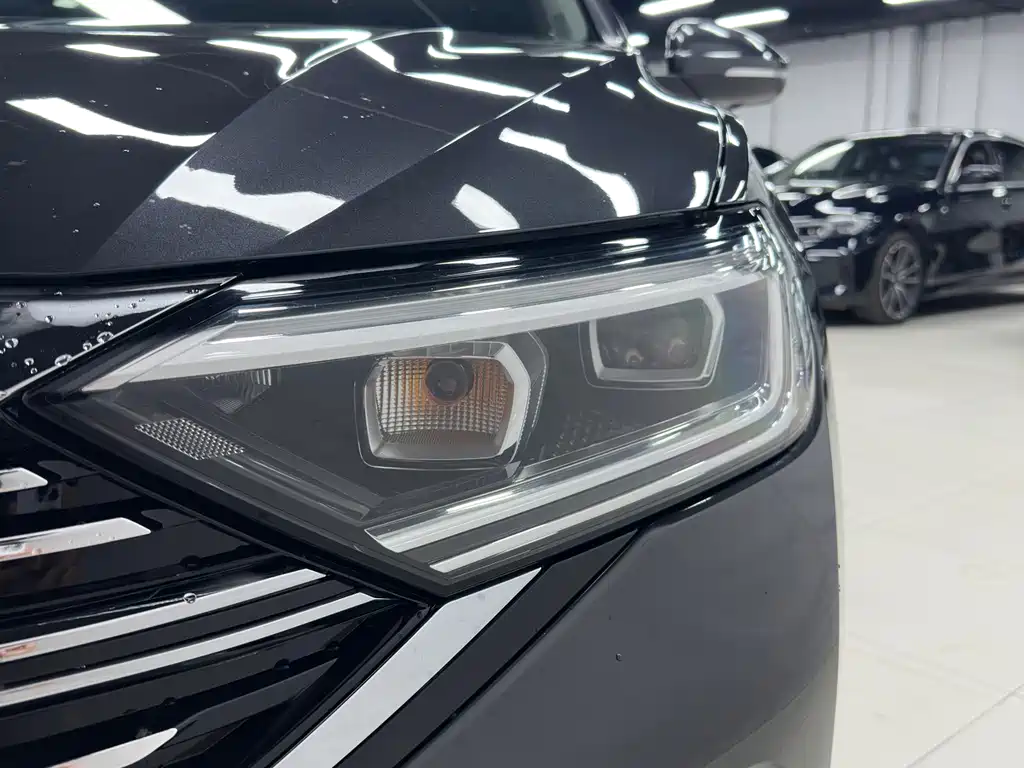 Volkswagen Sagitar — миниатюра 7
