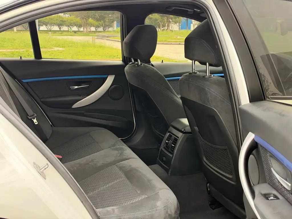 BMW 3 Series — миниатюра 18