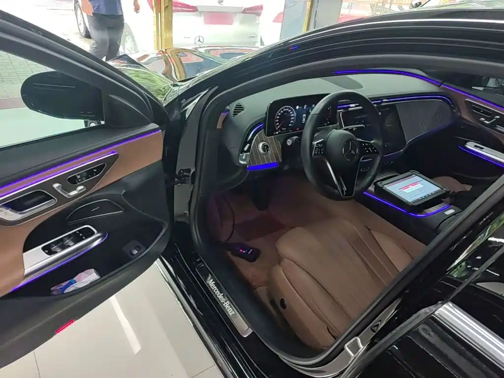Mercedes-Benz E-Class — миниатюра 16