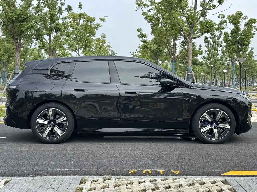 BMW iX 2022 xDrive40