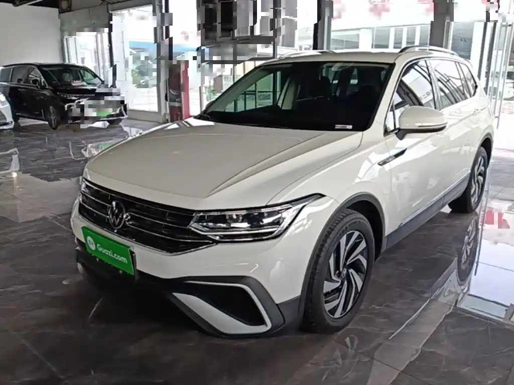 Volkswagen Tiguan L — миниатюра 2