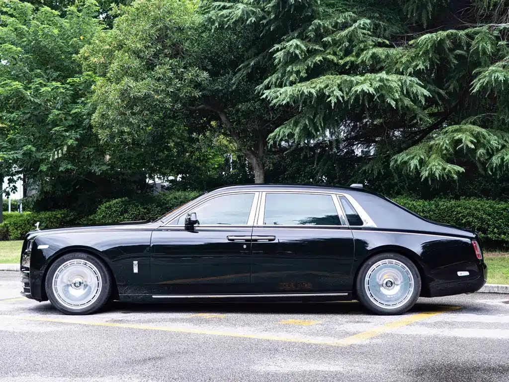 Rolls-Royce Phantom — миниатюра 6