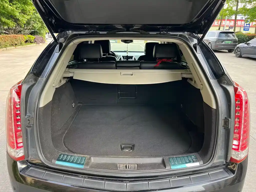 Cadillac SRX — миниатюра 9