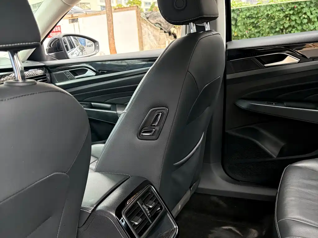 Volkswagen Passat — миниатюра 8