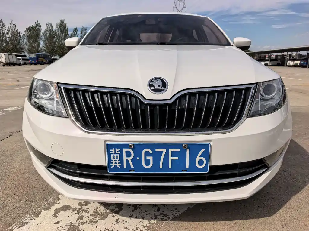Skoda Rapid — миниатюра 2